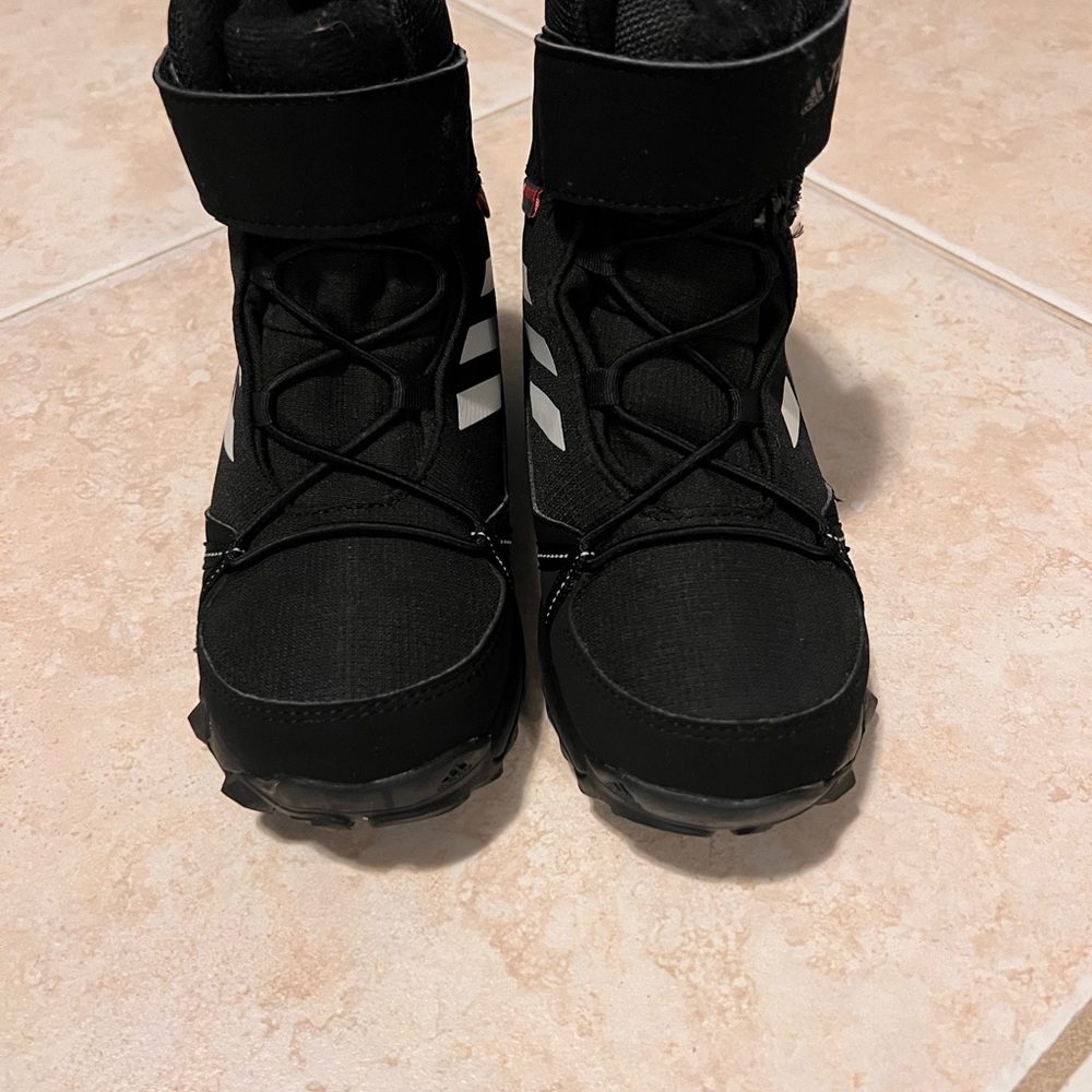 Adidas kids boots - Picture 3 of 7